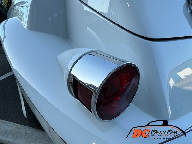 Mercury-Cougar-1988-White-Red-8