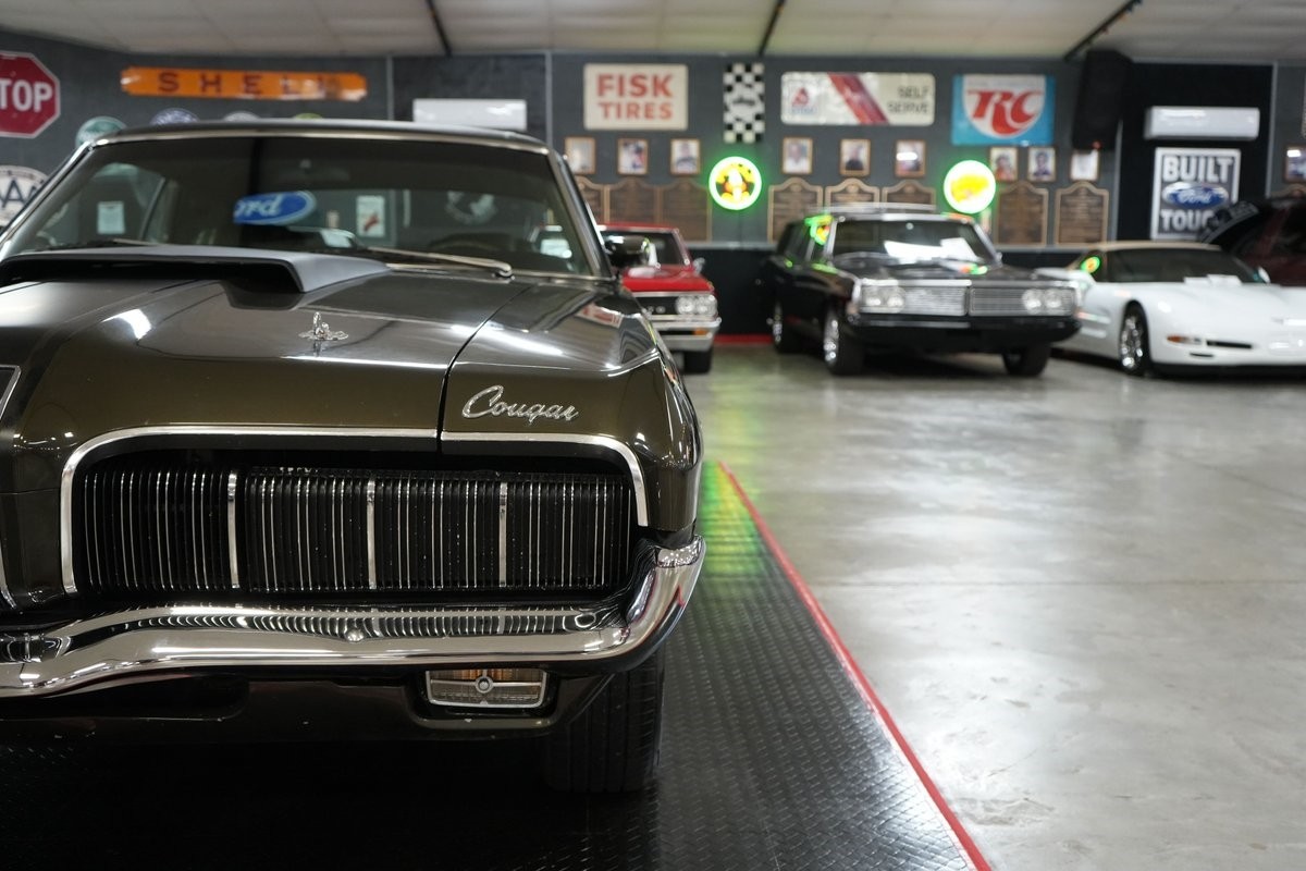 Mercury-Cougar-XR-7-1970-Coupe-27