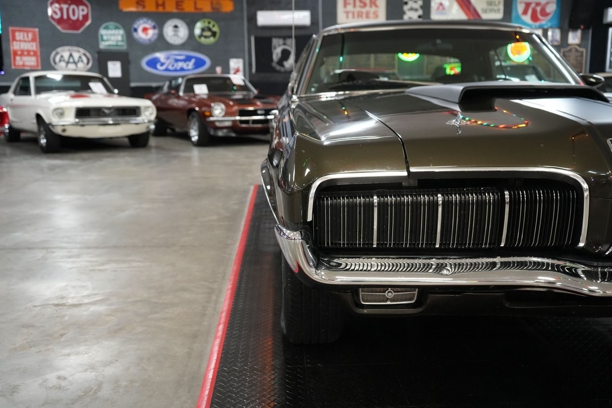 Mercury-Cougar-XR-7-1970-Coupe-28