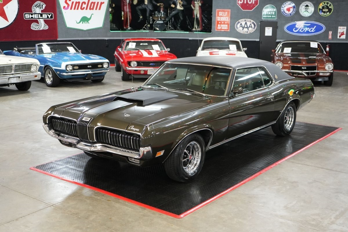 Mercury-Cougar-XR-7-1970-Coupe-9