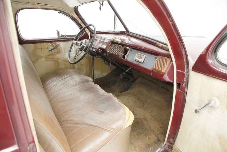 Mercury-Eight-1940-Maroon-Saddle-32