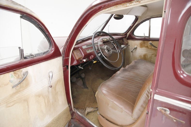 Mercury-Eight-1940-Maroon-Saddle-48