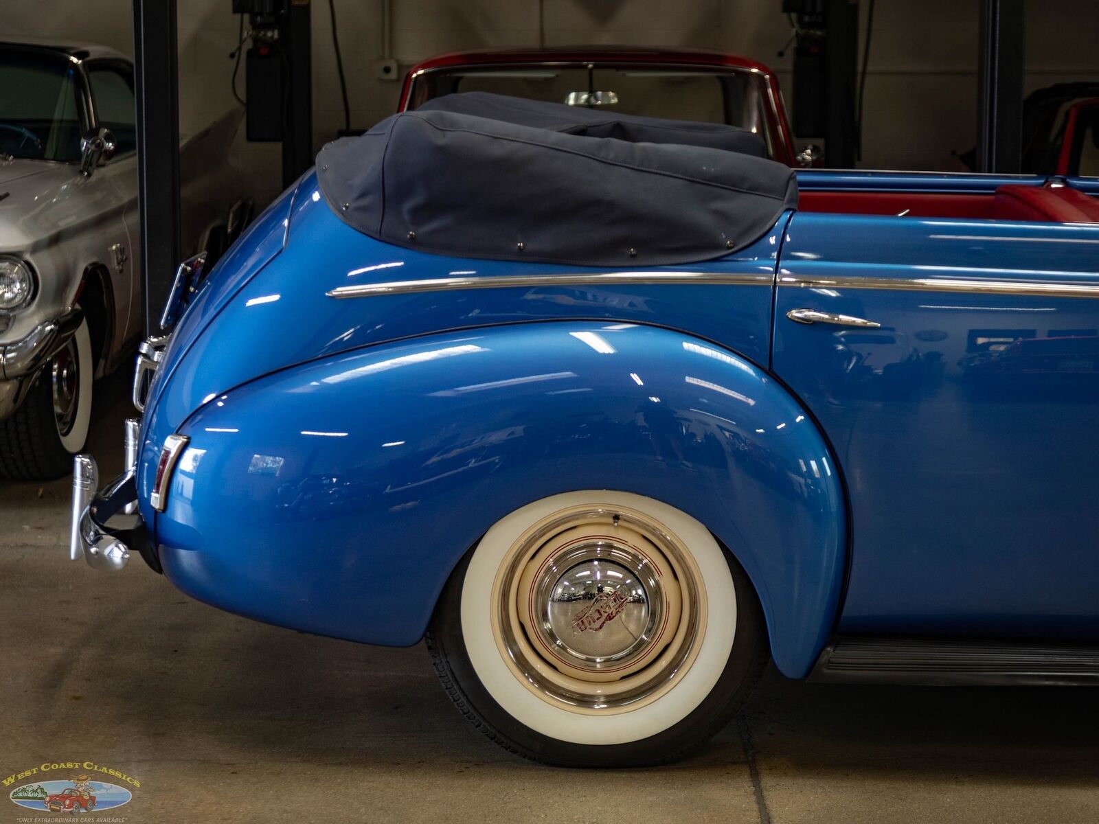 Mercury-Eight-Custom-1940-4-Door-Sedan-Convertible-1