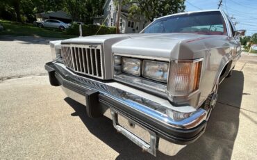 Mercury-Grand-Marquis-1985-Sedan-14