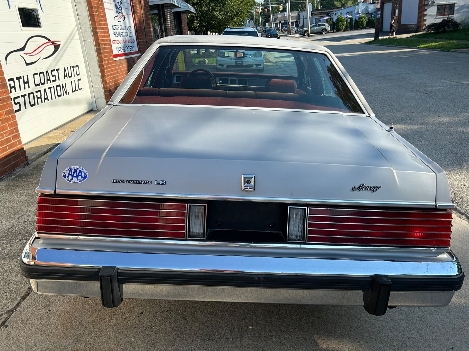 Mercury-Grand-Marquis-1985-Sedan-2