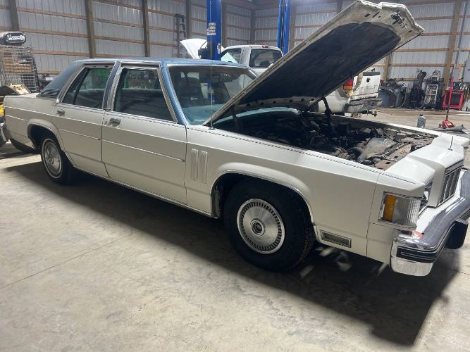 Mercury-Grand-marquis-1979-White