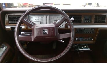 Mercury-Grand-marquis-1989-Maroon-Maroon-20