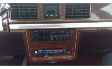 Mercury-Grand-marquis-1989-Maroon-Maroon-22