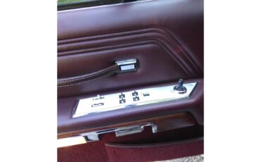 Mercury-Grand-marquis-1989-Maroon-Maroon-25