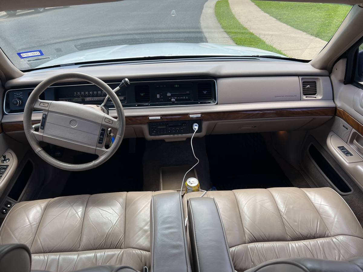 Mercury-Grand-marquis-1992-10