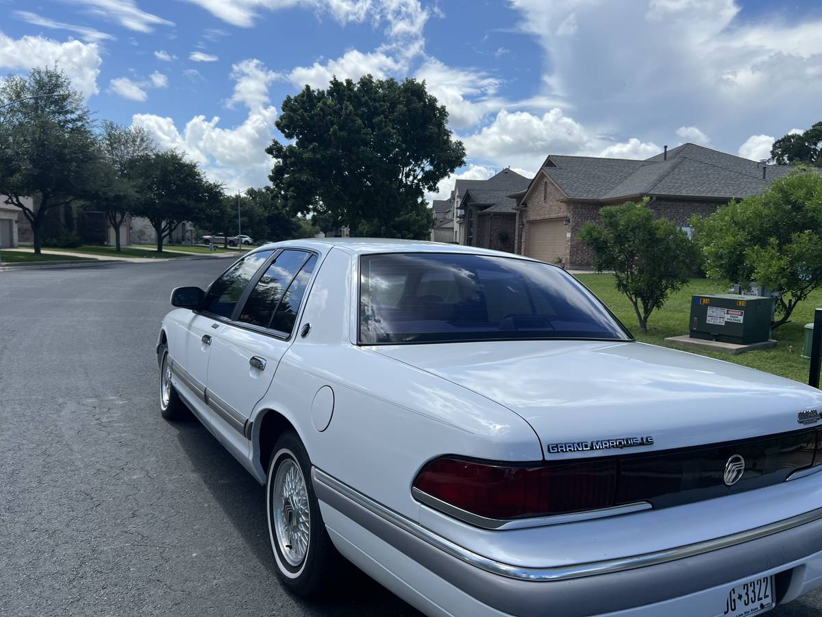 Mercury-Grand-marquis-1992