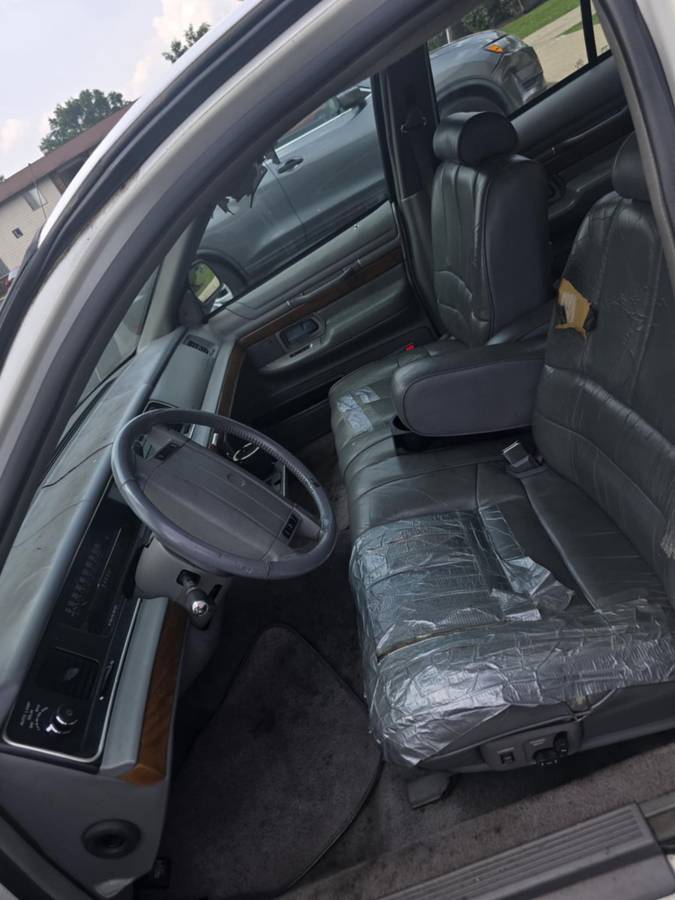 Mercury-Grand-marquis-1993-white-8