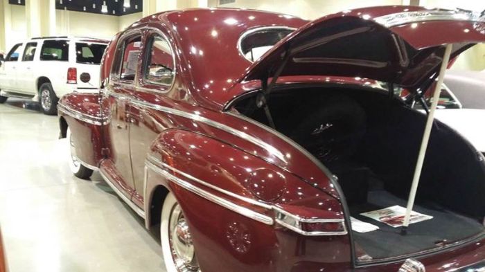 Mercury-Street-rod-1947-Burgundy-Charcoal-6