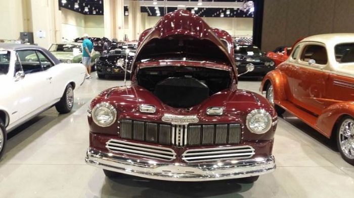 Mercury-Street-rod-1947-Burgundy-Charcoal-7