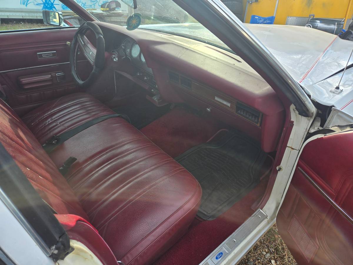Mercury-cougar-1977-white-13