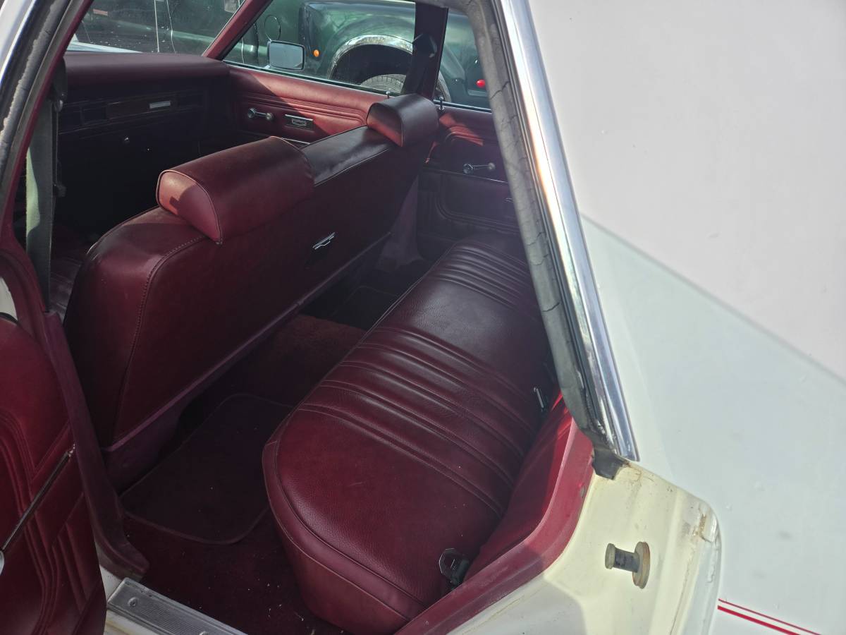 Mercury-cougar-1977-white-20
