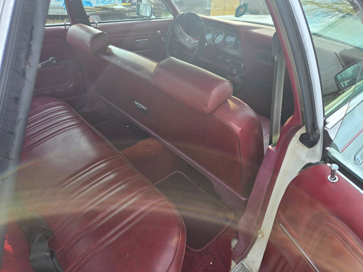 Mercury-cougar-1977-white-22