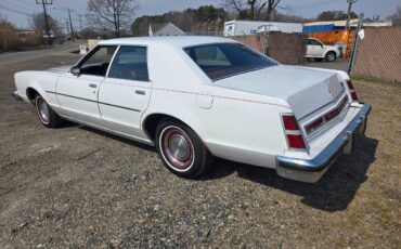 Mercury-cougar-1977-white-3