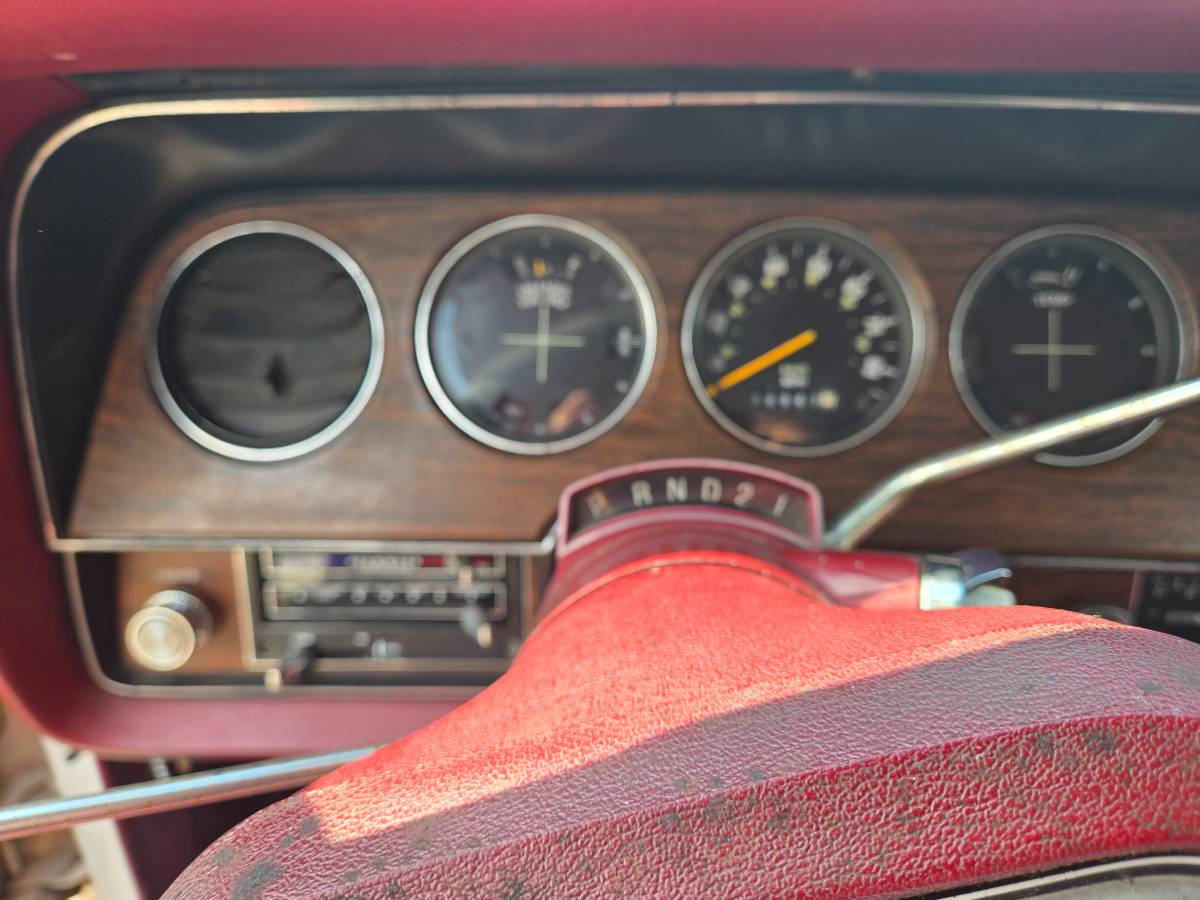 Mercury-cougar-1977-white-9