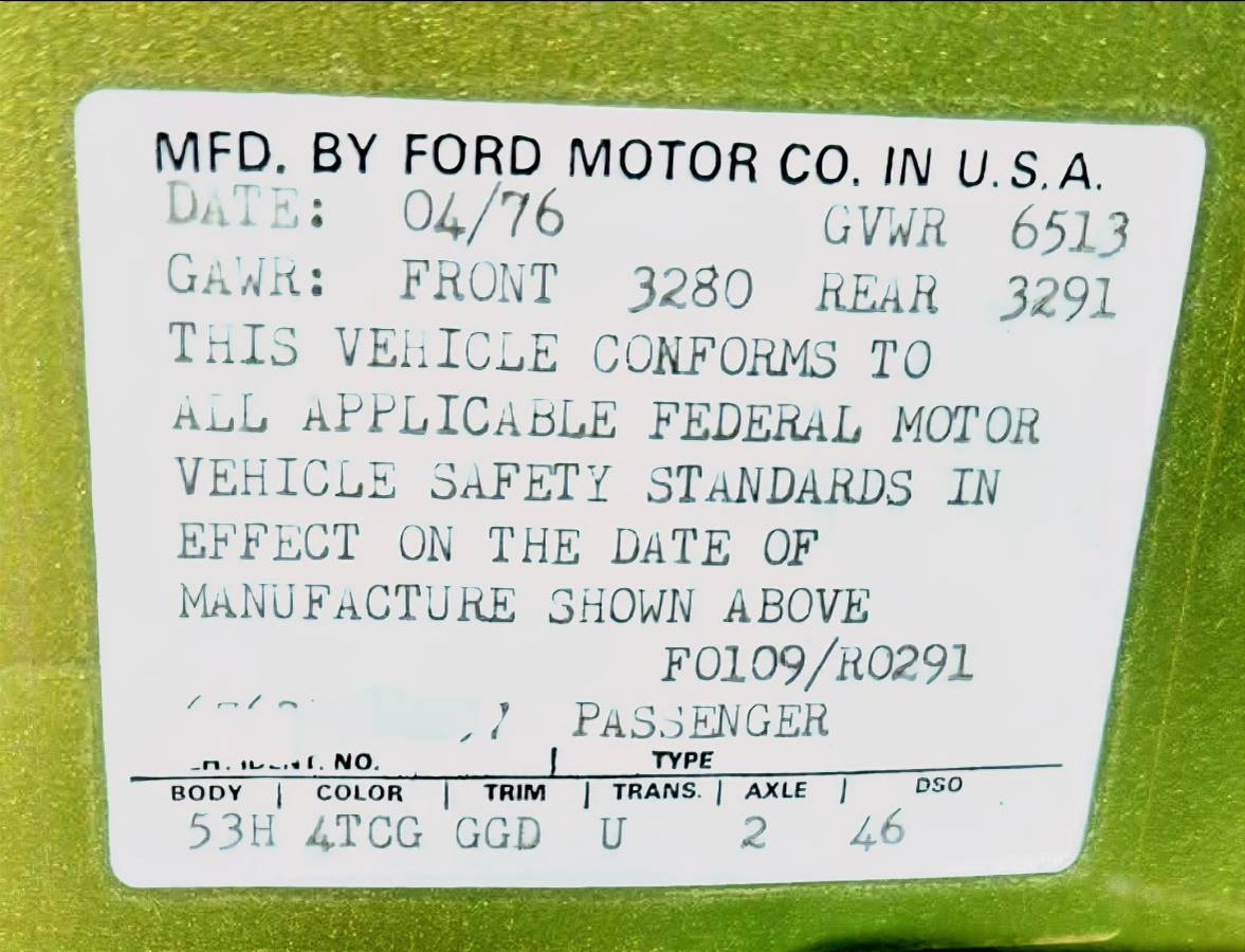 Mercury-grand-marquis-1976-green-12