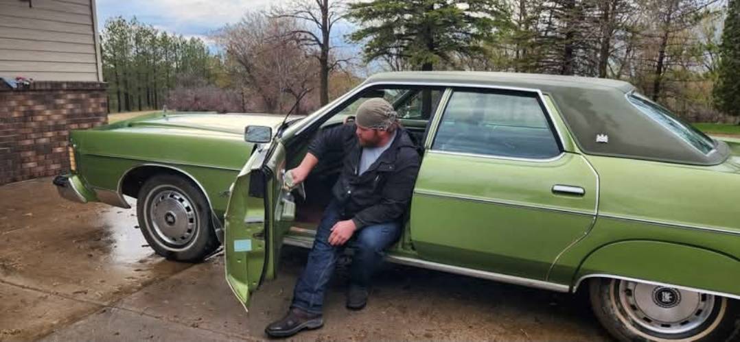 Mercury-grand-marquis-1976-green-7
