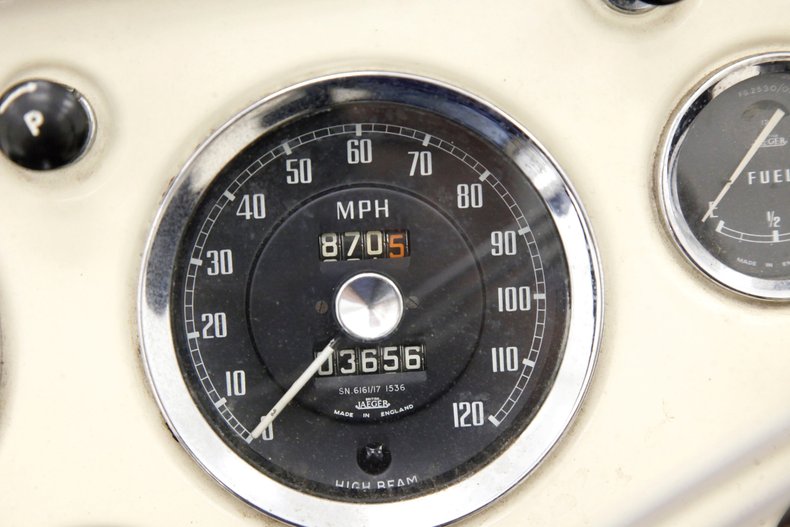 Mg-A-1958-Old-English-White-Black-31
