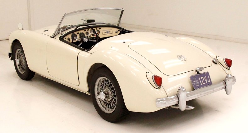 Mg-A-1958-Old-English-White-Black-6