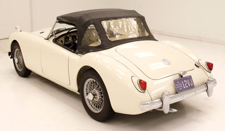 Mg-A-1958-Old-English-White-Black-7