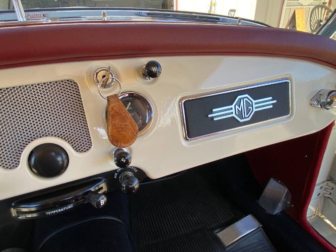 Mg-A-1959-WhiteTan-Red-Leather-14