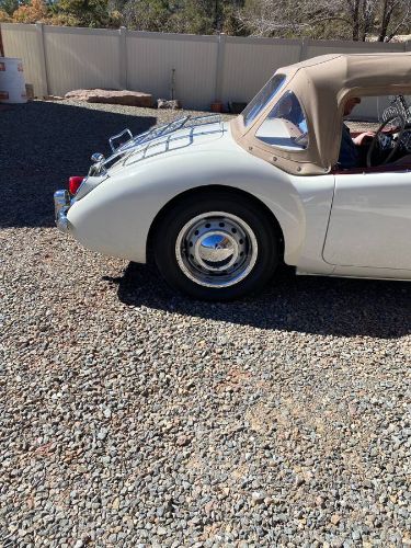 Mg-A-1959-WhiteTan-Red-Leather-3