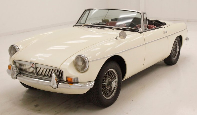Mg-B-1964-Old-English-White-Red
