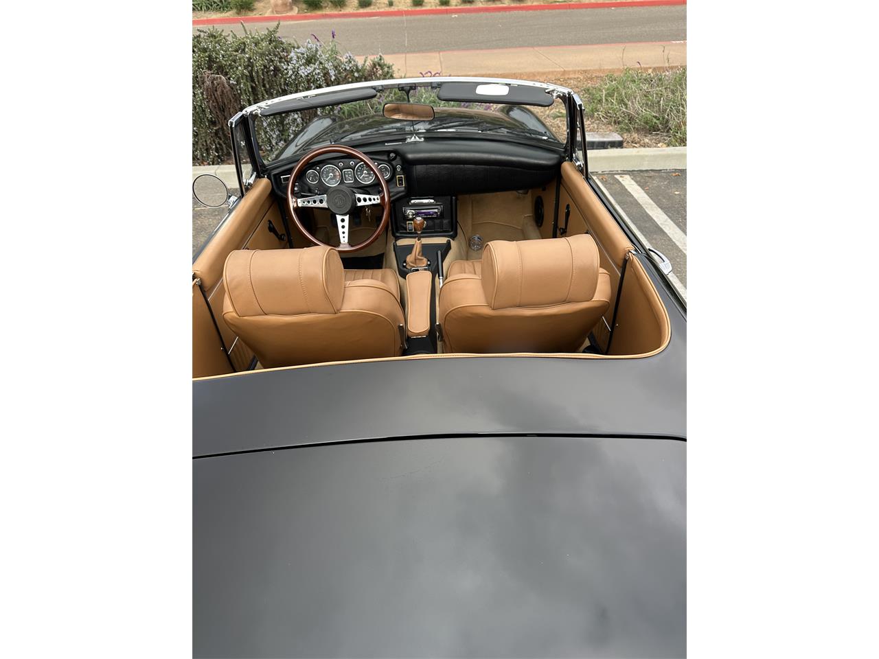 Mg-B-1971-Black-Tan-19