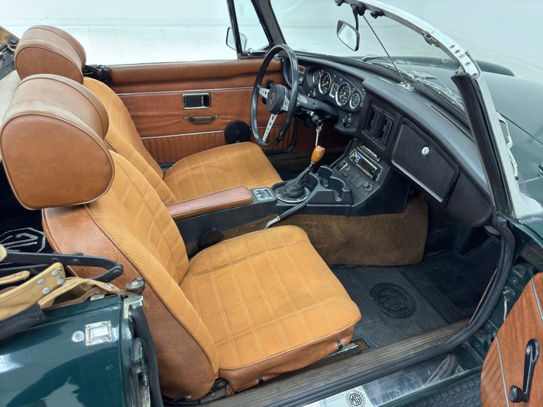 Mg-B-1972-British-Racing-Green-Saddle-16
