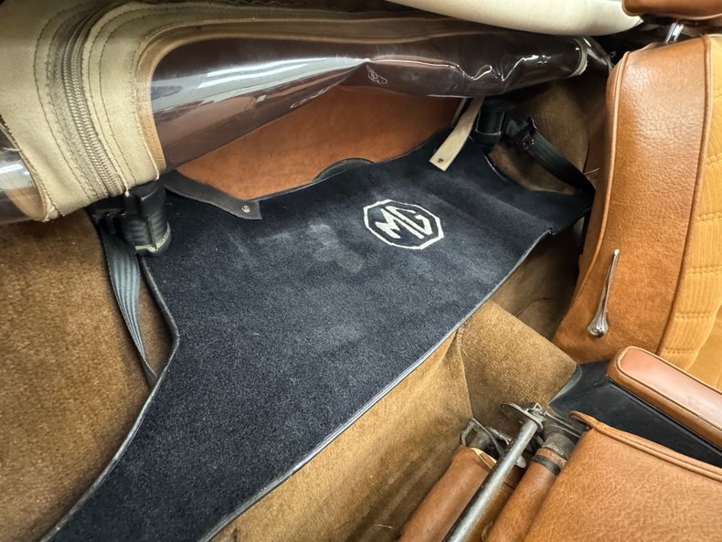 Mg-B-1972-British-Racing-Green-Saddle-17