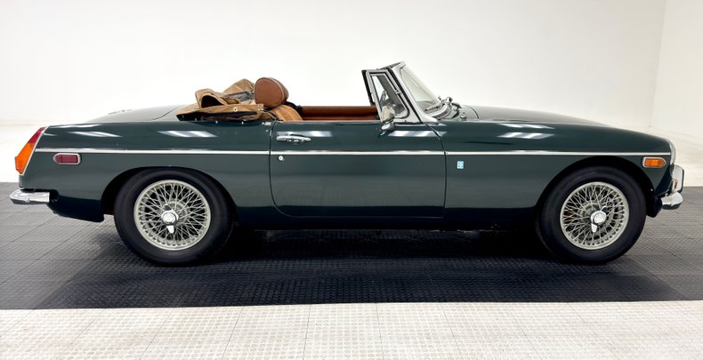 Mg-B-1972-British-Racing-Green-Saddle-19