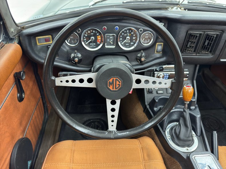 Mg-B-1972-British-Racing-Green-Saddle-48