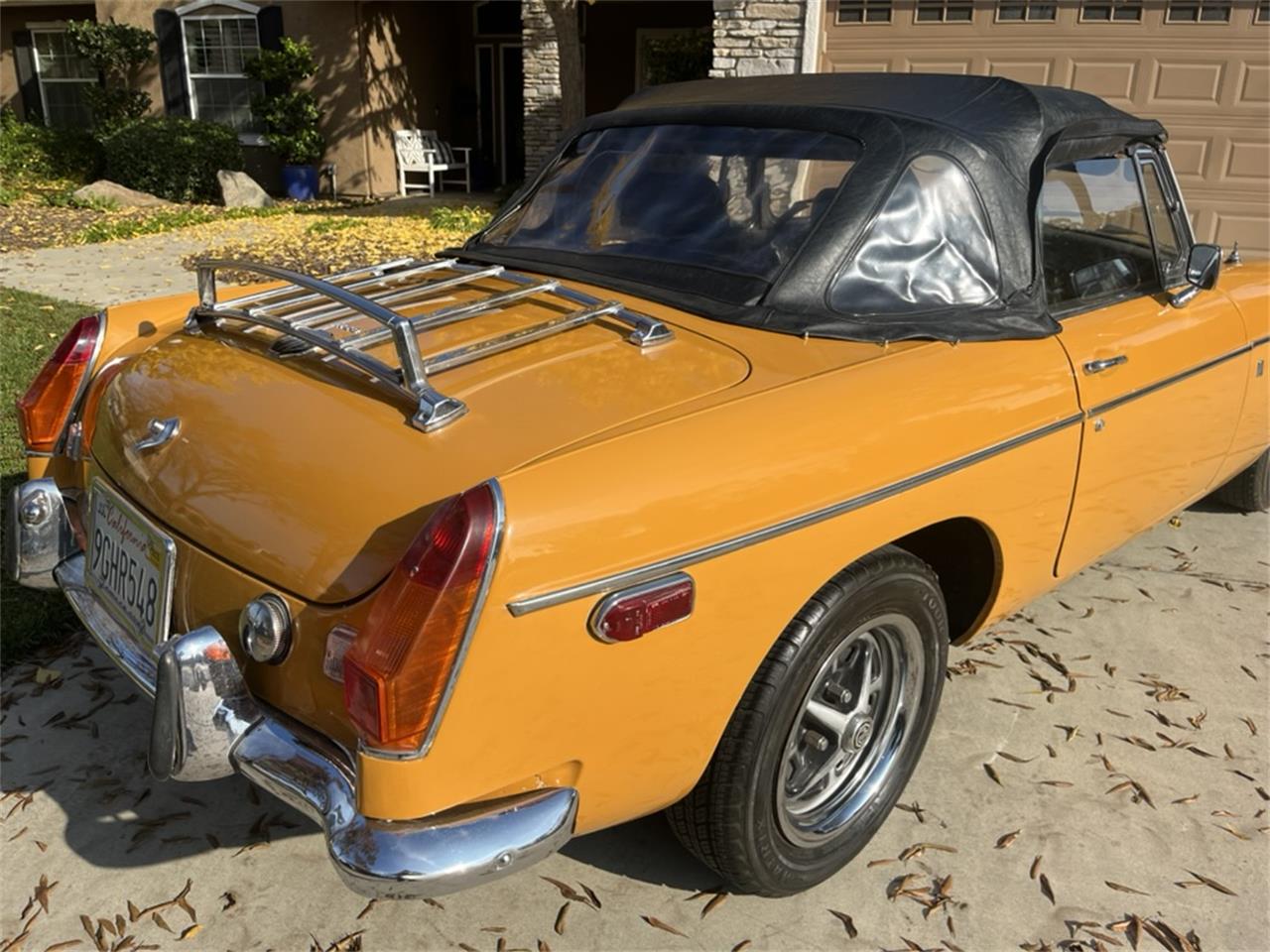 Mg-B-1972-Butterscotch-black-2