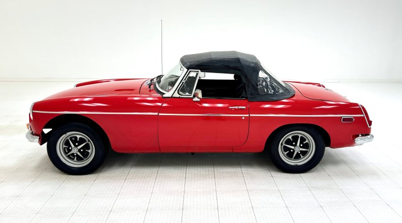Mg-B-1974-Bright-Red-Black-8