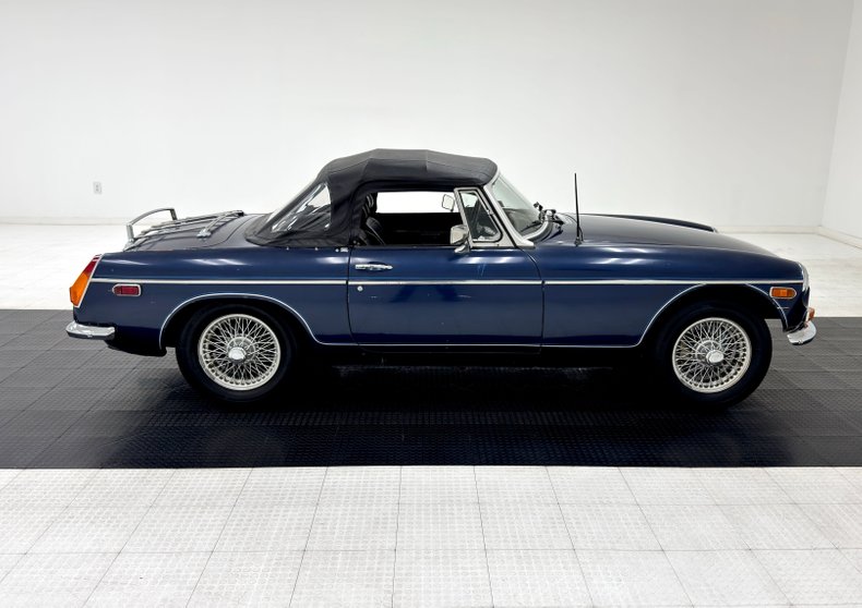 Mg-B-1974-Cosmic-Blue-Metallic-Black-12