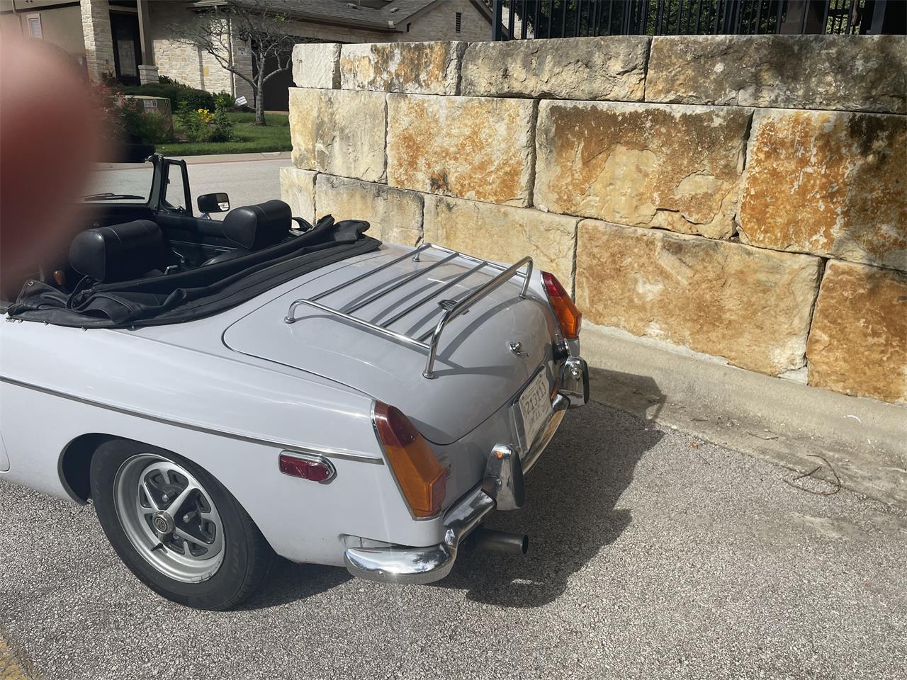 Mg-B-1974-Iceberg-White-Black-2
