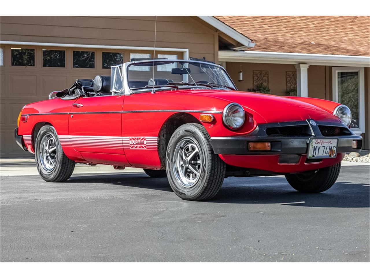 Mg-B-1975-Red-Black-14