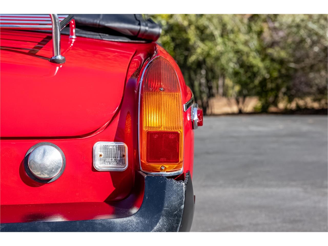 Mg-B-1975-Red-Black-24