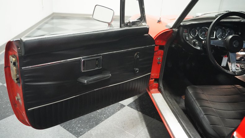 Mg-B-1975-Red-Black-29