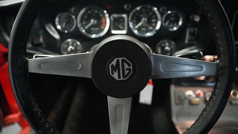 Mg-B-1975-Red-Black-33