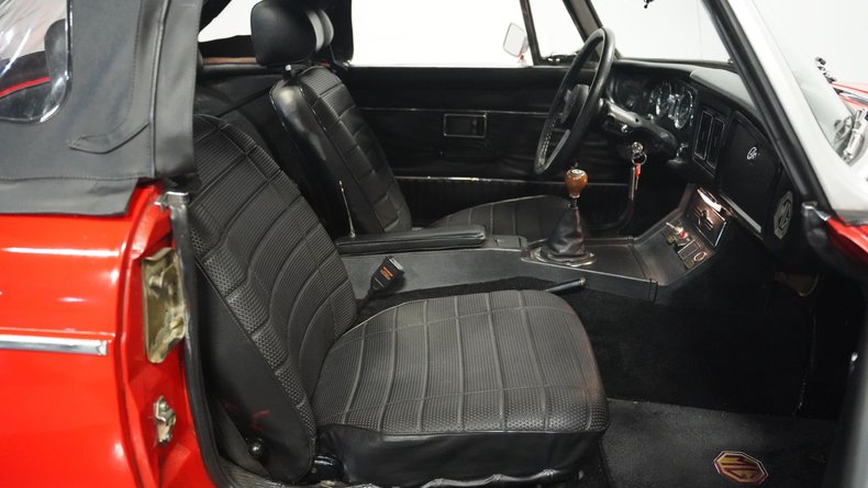 Mg-B-1975-Red-Black-38