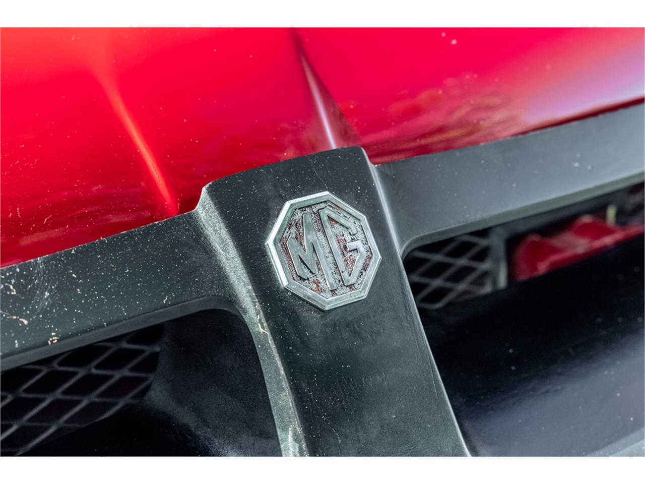 Mg-B-1975-Red-Black-40