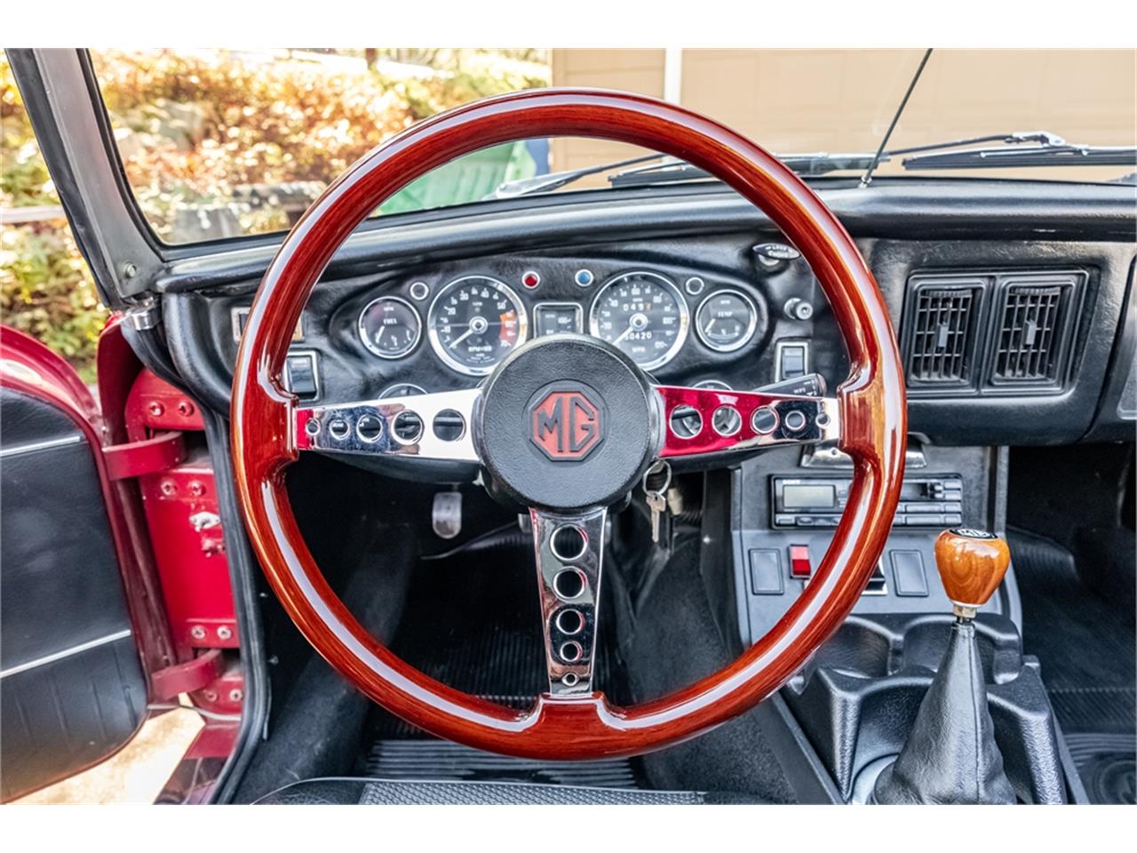 Mg-B-1975-Red-Black-58