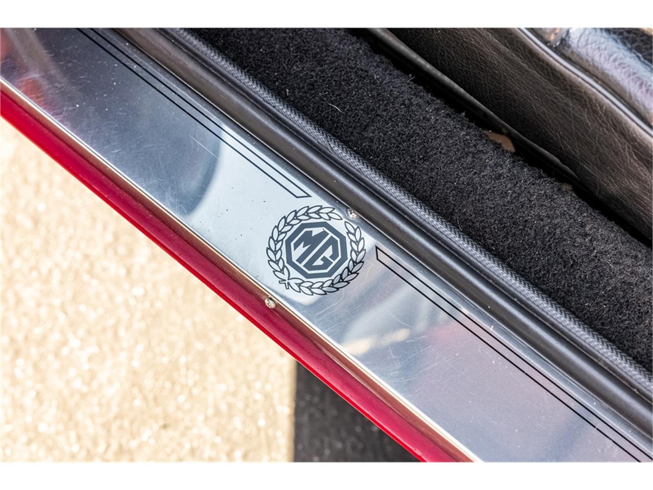 Mg-B-1975-Red-Black-62