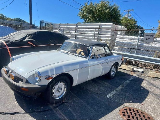Mg-B-1975-White-Beige-14