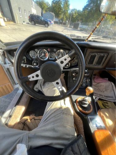 Mg-B-1975-White-Beige-3